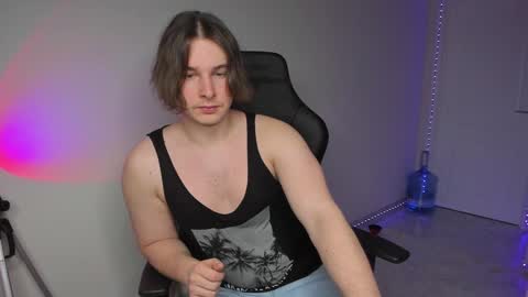 Snapshot of vincent__strong chatting on December 2024 01:44:01 PM Vincent Strong online show from December 2024 01:44:01 PM