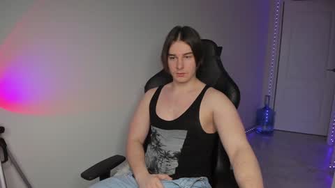 Snapshot of vincent__strong chatting on December 2024 07:29:02 AM Vincent Strong online show from December 2024 07:29:02 AM