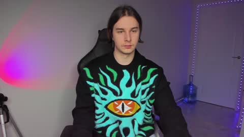 Snapshot of vincent__strong chatting on December 2024 01:32:02 PM Vincent Strong online show from December 2024 01:32:02 PM