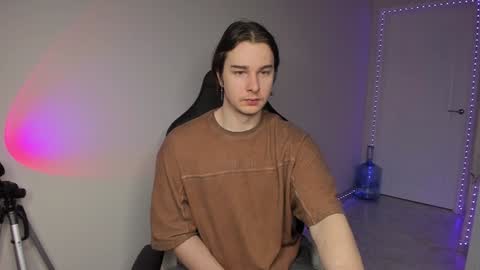 Snapshot of vincent__strong chatting on December 2024 08:23:02 AM Vincent Strong online show from December 2024 08:23:02 AM