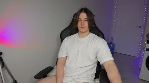 Snapshot of vincent__strong chatting on December 2024 08:38:02 AM Vincent Strong online show from December 2024 08:38:02 AM