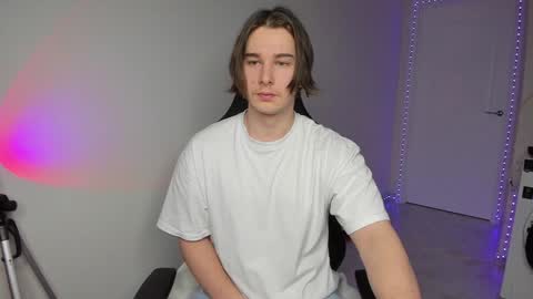 Snapshot of vincent__strong chatting on December 2024 03:25:02 AM Vincent Strong online show from December 2024 03:25:02 AM