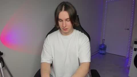 Snapshot of vincent__strong chatting on December 2024 08:33:02 AM Vincent Strong online show from December 2024 08:33:02 AM