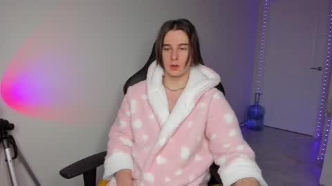 Snapshot of vincent__strong chatting on January 2025 07:27:02 AM Vincent Strong online show from January 2025 07:27:02 AM