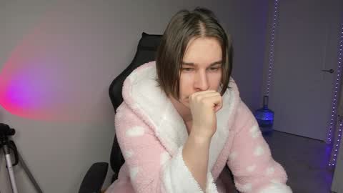 Snapshot of vincent__strong chatting on January 2025 01:14:02 PM Vincent Strong online show from January 2025 01:14:02 PM