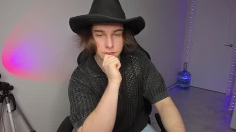 Snapshot of vincent__strong chatting on January 2025 12:10:01 PM Vincent Strong online show from January 2025 12:10:01 PM