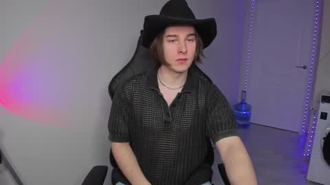 Snapshot of vincent__strong chatting on January 2025 07:20:02 AM Vincent Strong online show from January 2025 07:20:02 AM