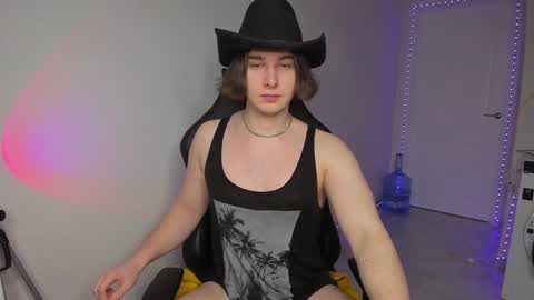 Snapshot of vincent__strong chatting on January 2025 07:45:01 AM Vincent Strong online show from January 2025 07:45:01 AM