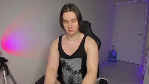 Snapshot of vincent__strong chatting on January 2025 07:53:02 AM Vincent Strong online show from January 2025 07:53:02 AM