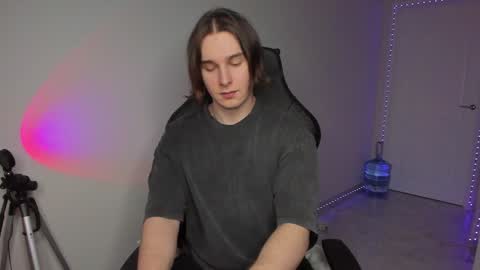 Snapshot of vincent__strong chatting on January 2025 02:24:02 PM Vincent Strong online show from January 2025 02:24:02 PM