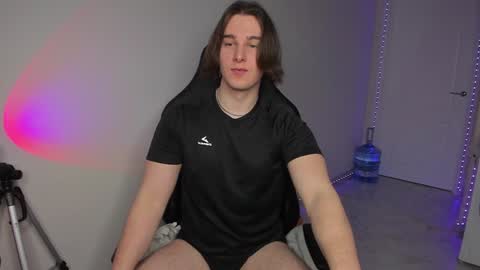 Snapshot of vincent__strong chatting on January 2025 01:24:01 PM Vincent Strong online show from January 2025 01:24:01 PM