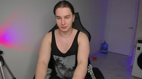 Snapshot of vincent__strong chatting on January 2025 02:14:01 PM Vincent Strong online show from January 2025 02:14:01 PM