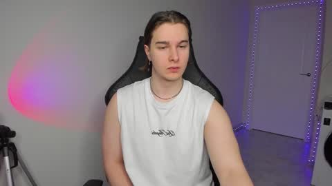 Snapshot of vincent__strong chatting on February 2025 07:40:01 AM Vincent Strong online show from February 2025 07:40:01 AM