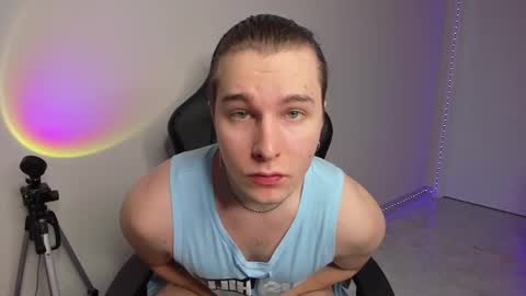 Snapshot of vincent__strong chatting on February 2025 07:37:02 AM Vincent Strong online show from February 2025 07:37:02 AM