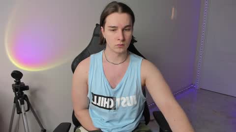 Snapshot of vincent__strong chatting on February 2025 01:38:01 PM Vincent Strong online show from February 2025 01:38:01 PM