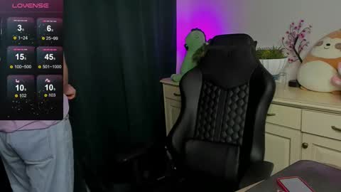 Snapshot of vincent__strong chatting on September 2025 08:16:02 AM Vincent Strong online show from September 2025 08:16:02 AM