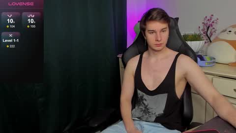 Snapshot of vincent__strong chatting on October 2025 07:58:02 AM Vincent Strong online show from October 2025 07:58:02 AM