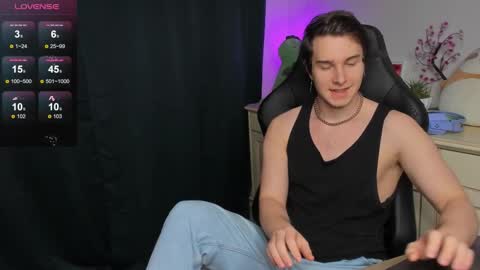 Vincent Strong online show from November 2025 08:17:02 AM