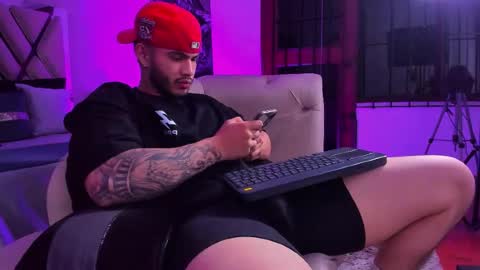 Snapshot of vincentblack_ chatting on November 2025 04:00:02 AM Vincent online show from November 2025 04:00:02 AM