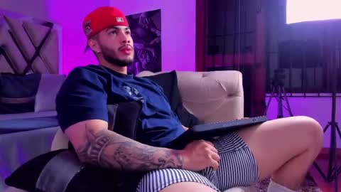 Snapshot of vincentblack_ chatting on November 2025 04:01:01 AM Vincent online show from November 2025 04:01:01 AM