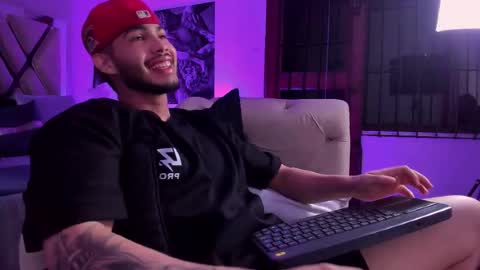 Snapshot of vincentblack_ chatting on November 2025 04:37:02 AM Vincent online show from November 2025 04:37:02 AM