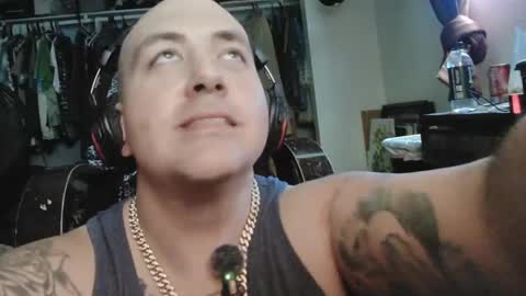 Snapshot of vineatspussnluvsit chatting on June 2026 09:29:02 PM onlyhaveeyes4u online show from June 2026 09:29:02 PM