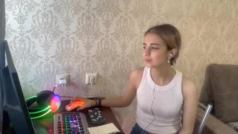 Snapshot of vinitatavis chatting on May 2026 03:18:02 PM Mira online show from May 2026 03:18:02 PM