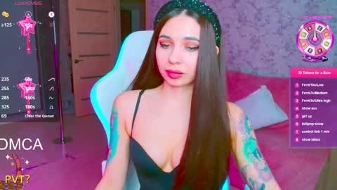 Snapshot of vinkiepinkie chatting on April 2026 05:23:01 PM Vinkiepinkie online show from April 2026 05:23:01 PM