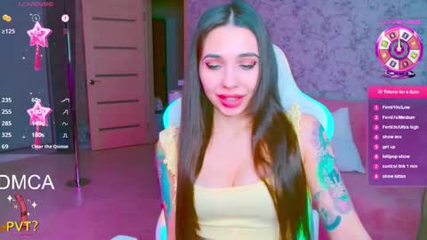 Snapshot of vinkiepinkie chatting on April 2026 05:48:01 PM Vinkiepinkie online show from April 2026 05:48:01 PM