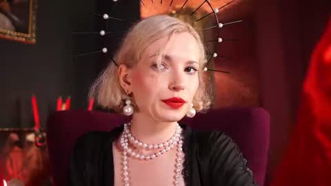 Snapshot of vinyl_kiss chatting on August 2026 09:02:01 PM Carrie Next streams Sat Sun 3pm-11pm EST online show from August 2026 09:02:01 PM