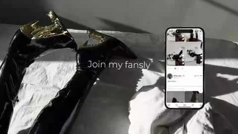 Snapshot of vinylstore chatting on November 2025 05:25:01 PM Diva Silvia online show from November 2025 05:25:01 PM