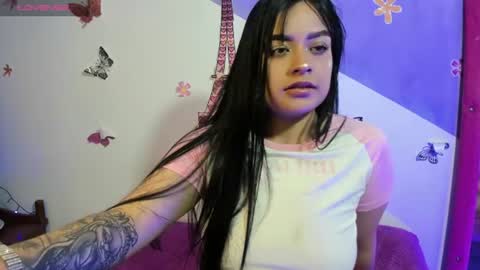 Snapshot of vio_let_ chatting on June 2026 03:36:01 AM Daniela online show from June 2026 03:36:01 AM