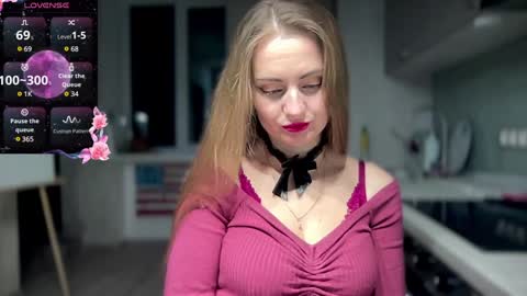 Snapshot of viola_1 chatting on January 2025 11:06:01 PM Funny girl online show from January 2025 11:06:01 PM