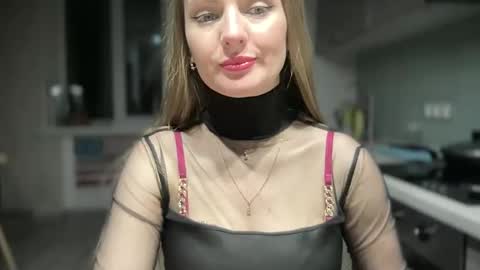 Snapshot of viola_1 chatting on March 2025 02:01:02 PM Funny girl online show from March 2025 02:01:02 PM