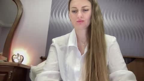 Snapshot of viola_1 chatting on September 2025 06:40:02 PM Funny girl online show from September 2025 06:40:02 PM