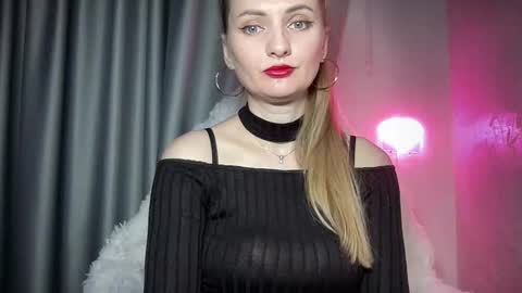 Snapshot of viola_1 chatting on October 2025 03:36:02 PM Funny girl online show from October 2025 03:36:02 PM