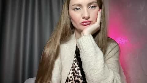 Snapshot of viola_1 chatting on November 2025 10:14:01 AM Funny girl online show from November 2025 10:14:01 AM