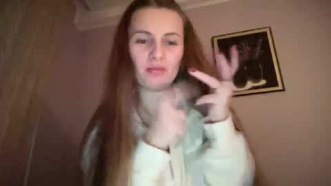 Snapshot of viola_1 chatting on December 2025 04:43:02 AM Funny girl online show from December 2025 04:43:02 AM