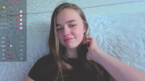 Snapshot of viola_star_ chatting on June 2026 12:35:01 PM Your Vi online show from June 2026 12:35:01 PM