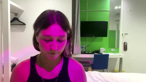 Snapshot of violadark chatting on April 2026 11:30:02 AM Viola online show from April 2026 11:30:02 AM