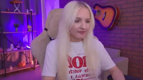 Snapshot of violamore chatting on June 2026 07:06:02 PM violamore online show from June 2026 07:06:02 PM