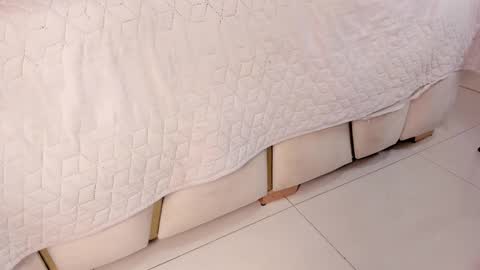 violeet_gray online show from February 2025 02:55:02 PM