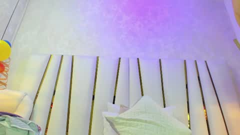 Snapshot of violeet_gray chatting on July 2026 11:35:01 AM violeet_gray online show from July 2026 11:35:01 AM