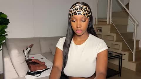 Fantasy Black Girl online show from November 2025 04:56:01 AM