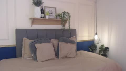 V I O L E T  online show from April 2026 02:00:02 PM