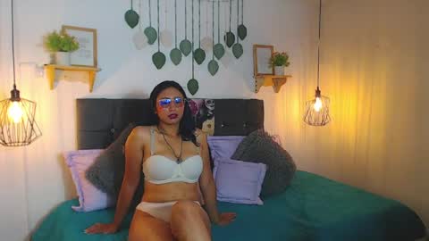 V I O L E T  online show from April 2026 07:54:01 PM