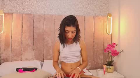 Snapshot of violet_606 chatting on November 2025 12:28:02 PM Violeta online show from November 2025 12:28:02 PM