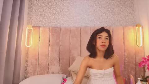 Snapshot of violet_606 chatting on November 2025 01:32:02 PM Violeta online show from November 2025 01:32:02 PM