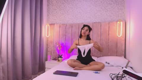 Snapshot of violet_606 chatting on December 2025 06:46:02 PM Violeta online show from December 2025 06:46:02 PM