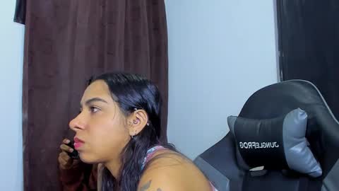 Snapshot of violet_and_myers chatting on January 2026 08:14:01 PM Violet and Myers online show from January 2026 08:14:01 PM